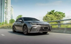 Toyota Camry được ưu đãi gần 80 triệu đồng trong tháng 10
