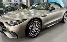 Xe chơi Mercedes-AMG SL43 mui trần được hãng giảm giá hẳn 1,06 tỷ đồng, chỉ còn 5,9 tỷ đồng