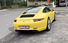 Tậu xe Porsche 911 991 gần 10 năm, anh chàng ngoại quốc này vẫn để trong garage xe ở Tp.HCM