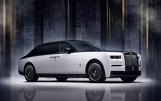Rolls-Royce ra mắt Phantom dát vàng, giới hạn 25 chiếc, liệu có xe nào về Việt Nam?