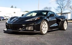 Học theo Ferrari bán LaFerrari nhưng Chevrolet không thể làm được gì khi Corvette ZR1 2026 bị rao bán tràn lan