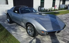 Chiếc Chevrolet Corvette Stingray 1969 được bán hơn 1,3 tỷ đồng,"Qua" Vũ sở hữu tận 2 chiếc ở Việt Nam