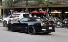 Hàng độc Ford Mustang GT/CS Convertible trên đường phố TP.HCM