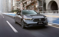 Honda Accord giảm giá đến 350 triệu đồng vì khách hàng trung niên không còn mặn mà