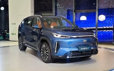 Geely ra mắt SUV cỡ trung mới, chỉ tiêu thụ 3,35 lít xăng/100 km