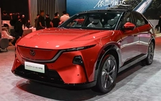Ra mắt Mazda CX-6e phiên bản Năm Ngựa với những thay "đổi đếm trên đầu ngón tay"