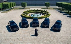 Rolls-Royce ra mắt bộ sưu tập Black Badge Cullinan do nghệ sĩ gốc Việt Cyril Kongo thiết kế