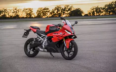 BMW F 450 RR ra mắt như phiên bản thu nhỏ và giá rẻ của "cá mập" S 1000 RR