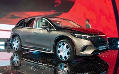 Mercedes-Maybach EQS 680 vừa ra mắt Việt Nam đã có khách chốt luôn tại sự kiện: Giá 7,61 tỷ, 3 màn hình, mạnh gần 660 mã lực, chạy 611km/sạc