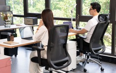 Dùng thử ghế công thái học HyperWork Cloud Chair và tủ di động Ivy Slim: Ngồi êm ái, tiết kiệm không gian, giá chỉ hơn 2 triệu đồng mà có cả ngàn ưu điểm