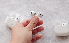 Trên tay AirPods 4 chính hãng: Hai phiên bản, thiết kế gọn nhẹ hơn, chống ồn ổn dù chưa bằng được AirPods Pro, giá từ 3,49 triệu đồng