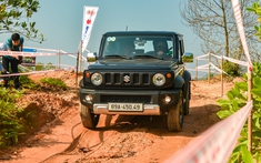 Trải nghiệm nhanh Suzuki Jimny trên đường off-road: Động cơ đủ dùng, hệ thống treo phải đặt đúng cung đường mới biết là 'ngon'