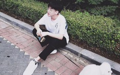 Con trai 15 tuổi đưa bạn nữ về nhà chơi nhưng lại dắt nhau lên phòng riêng vì không muốn mẹ làm phiền