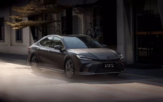 Toyota Camry có bản mới mừng Tết Nguyên đán: Có nút bấm dành riêng cho ông chủ, giá bán cực hấp dẫn