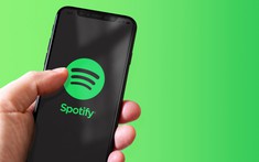 Spotify “quay xe”: Miễn phí xem lời bài hát cho mọi tài khoản