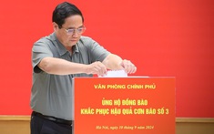 Thủ tướng cùng cán bộ, công chức Văn phòng Chính phủ ủng hộ đồng bào khắc phục hậu quả bão số 3