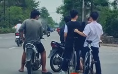 Hà Nội: Công an xác minh thông tin nhóm thanh niên trấn lột học sinh giữa đường