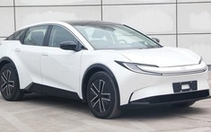 Toyota bZ3C lần đầu lộ diện hoàn toàn: Dài ngang Santa Fe, dáng coupe kiểu 408, dùng công nghệ xe Trung Quốc