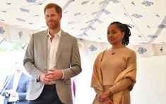 Mẹ Meghan nghĩ gì khi lần đầu gặp chàng rể Harry?