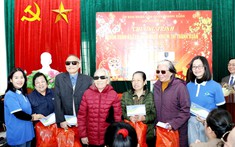 Ấm áp chương trình “Đón xuân Ất Tỵ cùng người khiếm thị Thanh Xuân”