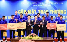 Bầu Hiển chi đậm, thưởng 4,4 tỷ đồng cho cầu thủ CLB Hà Nội và Công an Hà Nội sau chức vô địch AFF Cup 2024