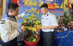 'Pháo đài thép' đón Xuân giữa trùng khơi