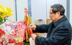 Thủ tướng Phạm Minh Chính dâng hương cố Tổng Bí thư Nguyễn Phú Trọng