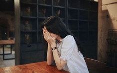 Mùng 1 Tết đưa mẹ chồng đi gieo quẻ đầu năm, tôi bất ngờ phát hiện ra bí mật tày đình của em chồng
