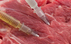 Vụ bơm tinh chất "biến hóa" thịt trâu giả thành thịt bò: Những mẹo đơn giản giúp nhận biết thịt bò giả