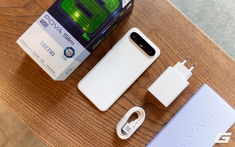 Cận cảnh Tecno Pova Slim 5G: Mảnh mai, cá tính, giá chỉ 6 triệu đồng