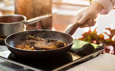 Mỹ cảnh báo khẩn 4 loại chảo gây ung thư, tổn thương thận