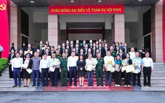 Nữ sinh viên ĐHQG-Hồ Chí Minh được khen thưởng các cấp vì thành tích nổi bật trong hoạt động tham gia diễu binh, diễu hành tại Lễ kỷ niệm 80 năm Cách mạng Tháng Tám và Quốc khánh nước Cộng hòa xã hội chủ nghĩa Việt Nam