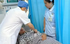 Nam sinh 18 tuổi "cơ bắp tan chảy", suýt suy thận sau khi tập bật nhảy