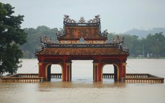 Chùm ảnh: Thành phố Huế ngập trong biển nước