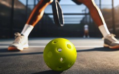 Sự phổ biến của Pickleball kéo theo làn sóng chấn thương mắt nghiêm trọng, chuyên gia kêu gọi quy định bắt buộc kính bảo hộ