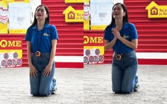 Nữ diễn viên miền Nam nổi đình đám bật khóc, quỳ gối xin tiền từ thiện