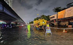 Hà Nội: Mưa lớn, hàng loạt tuyến đường nguy cơ ngập úng