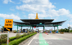 Các phương tiện vận chuyển hàng cứu trợ được miễn phí đường bộ