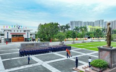 Đoàn đại biểu dự Hội nghị tổng kết các tổ chức quần chúng Cảnh sát biển Việt Nam giai đoạn 2021 - 2025 dâng hoa, dâng hương tưởng nhớ Chủ tịch Hồ Chí Minh