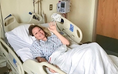 Người phụ nữ rách động mạch cổ, đột quỵ sau tư thế yoga "sống ảo"