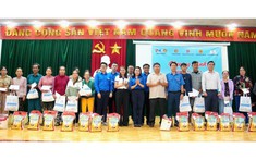 Gần 3 tỷ đồng hỗ trợ người dân, thanh thiếu nhi bị ảnh hưởng do bão số 13 tại Đắk Lắk