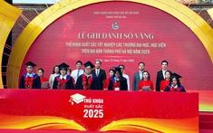 Ghi danh Sổ vàng thủ khoa xuất sắc Thủ đô năm 2025