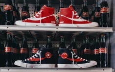 Bùng nổ trở lại: Coca-Cola và Converse tái hợp, Gen Z “đứng ngồi không yên”