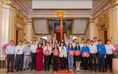 Chương trình lãnh đạo Thành phố Hồ Chí Minh gặp gỡ, động viên các cá nhân đạt giải thưởng Quả Cầu vàng và giải thưởng Nữ sinh khoa học Công nghệ Việt Nam năm 2025