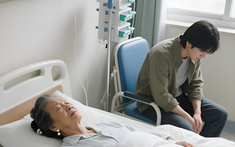 Chăm lo cho mẹ vợ hơn chục năm còn hơn cả mẹ đẻ, vậy mà khi ốm nặng, bà vội vã muốn tôi ký giấy khước từ tài sản