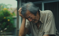 Thời trẻ, anh trai tôi chỉ biết sống cho bản thân, giờ về hưu với mức lương 6 triệu thì bị vợ con hắt hủi