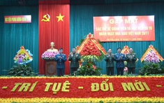 Học viện Phòng không - Không quân gặp mặt các thế hệ giảng viên và học viên ưu tú nhân Ngày Nhà giáo Việt Nam 20-11