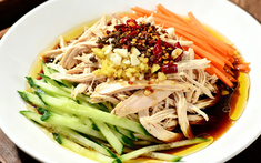 Người đàn ông suy thận vì ăn thịt gà theo cách này