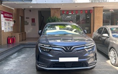 Đổi 2 xe VinFast VF 8 trong 2 năm, chủ xe: “Từng lái đủ loại xe xăng, giờ quay lại chắc không nổi”