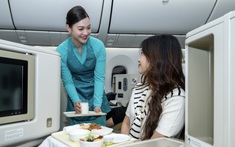 Khám phá hành trình bay thư thái với trải nghiệm ẩm thực cao cấp, hoàn toàn từ thiên nhiên